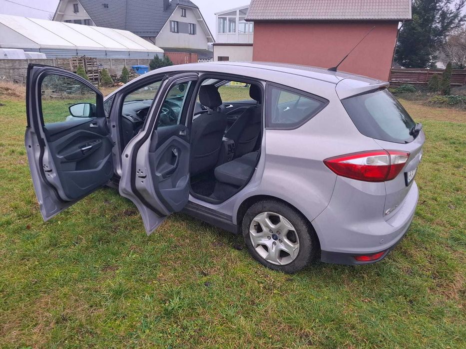 samochód osobowy Ford C-MAX