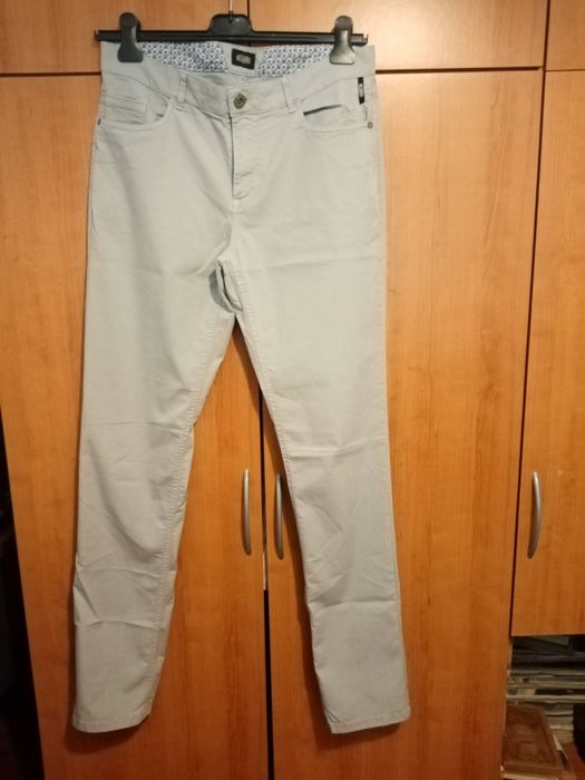 Homem - calças de marca