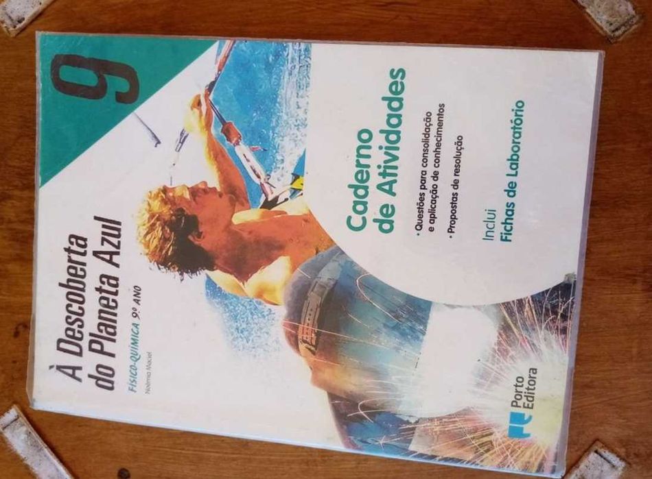 Caderno de atividades "Á descoberta do planeta azul" plastificado 9º