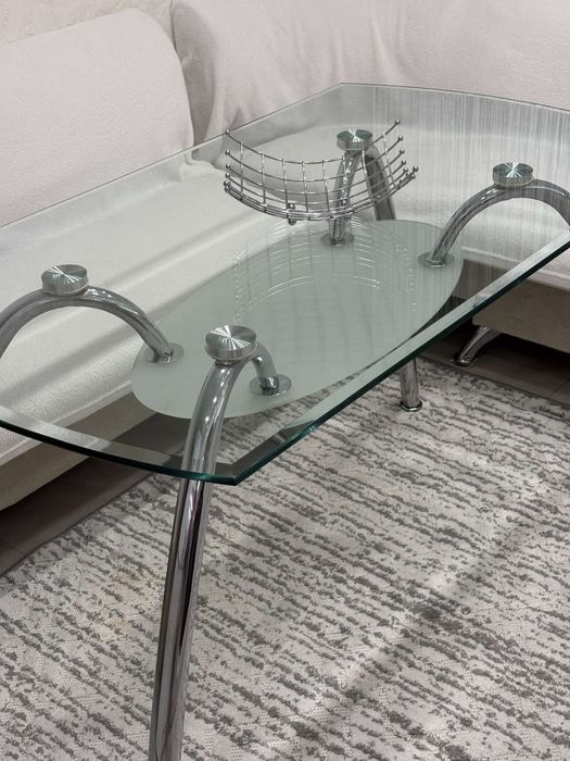 Продам скляний стіл