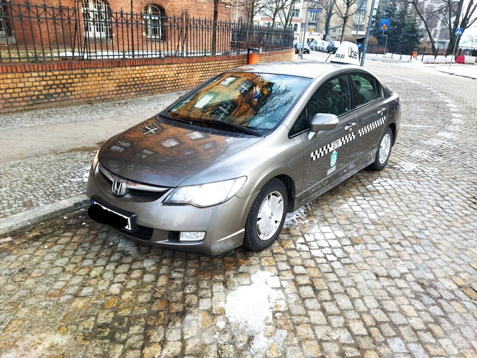 Wynajem wypożyczalnia samochodów hybrid toyota pod uber bolt taxi
