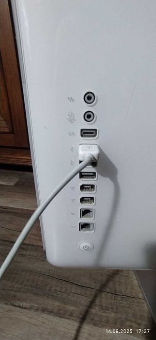 Komputer stacjonarny iMac Apple Mac klawiatura myszka Mac