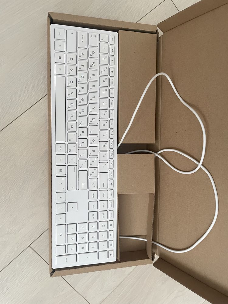 Моноблок HP Pavilion (1G1D7EA)