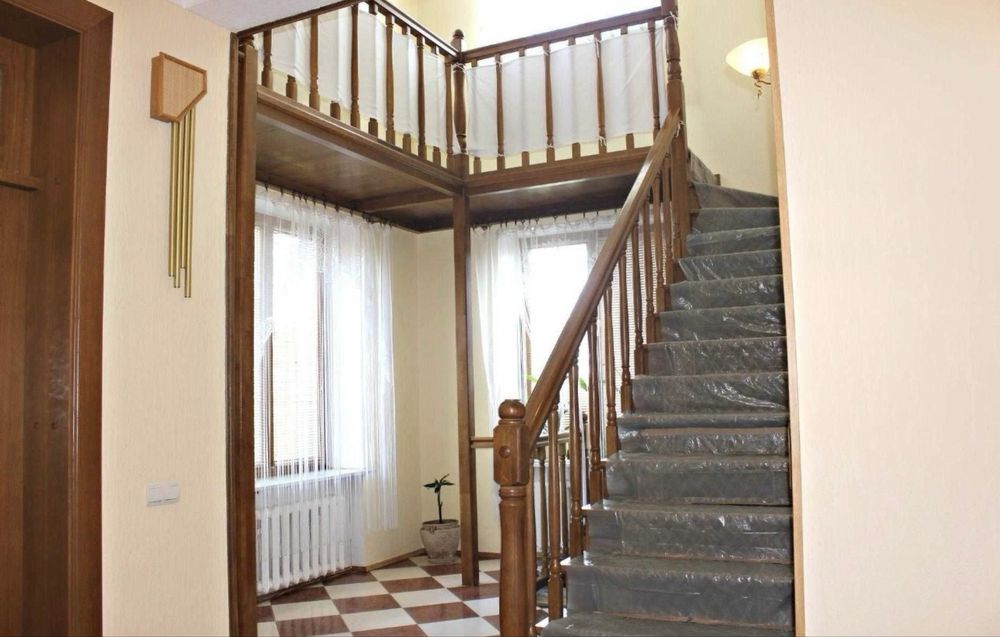 Без %. Оренда будинку поруч з метро Сирець. Генератор. Підвал. .