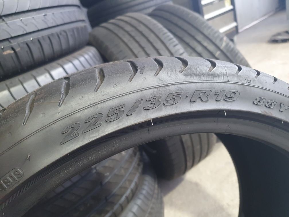 Pneus 225-35r19 Pirelli como novos