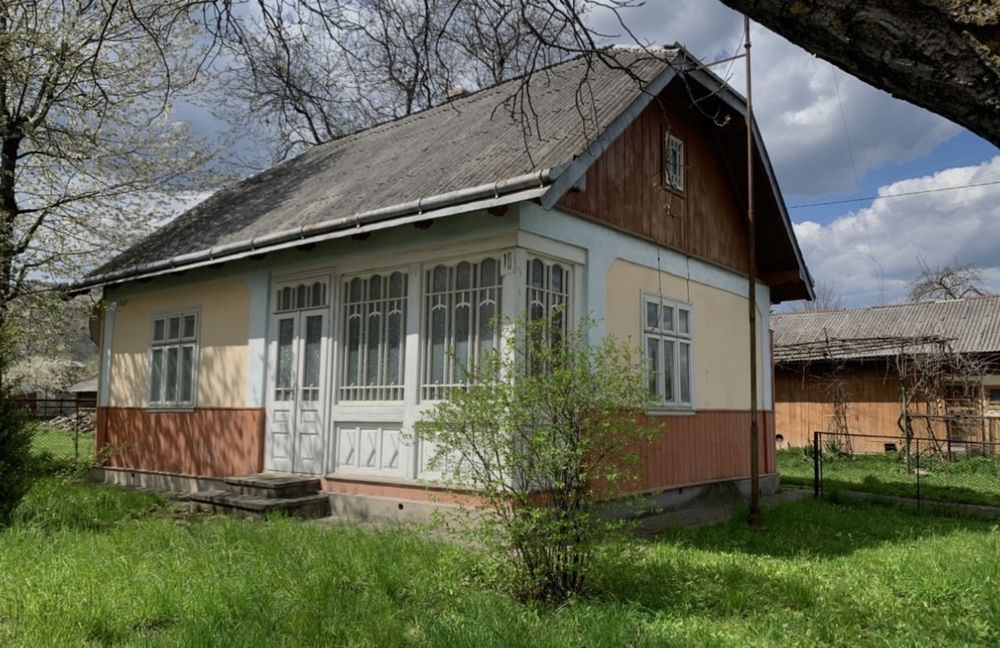 Продаю будинок із земельною ділянкою в смт. Кути