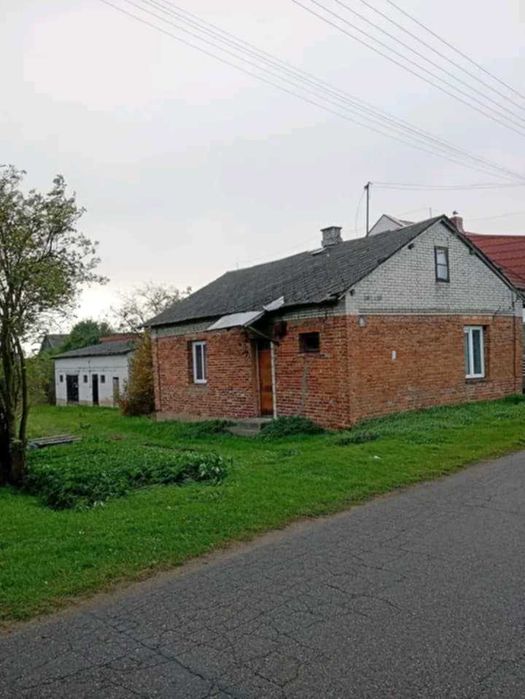Sprzedam dom do remontu oraz budynki gospodarcze