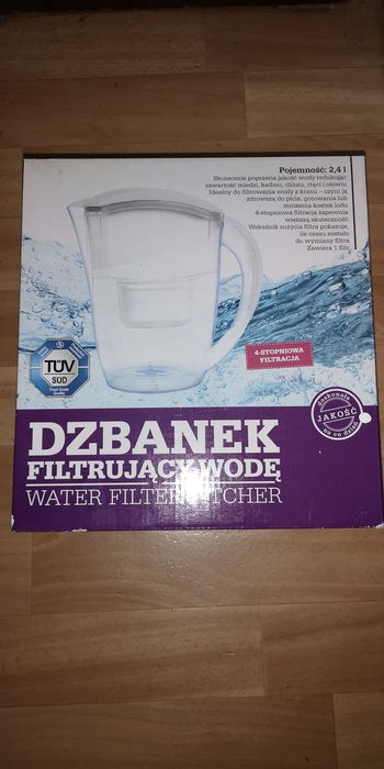 Dzbanek filtrujący wodę