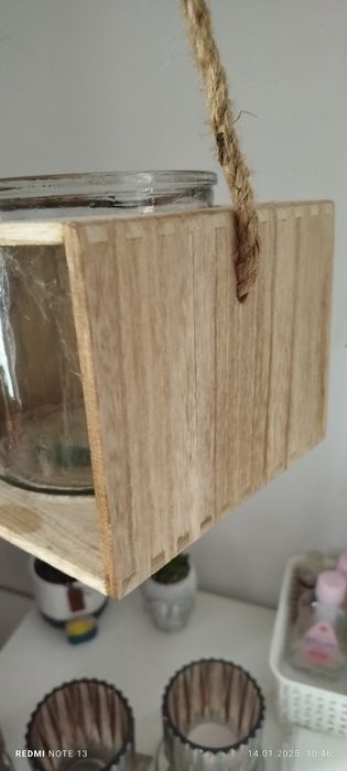 Kwietnik drewniany z wkładem.