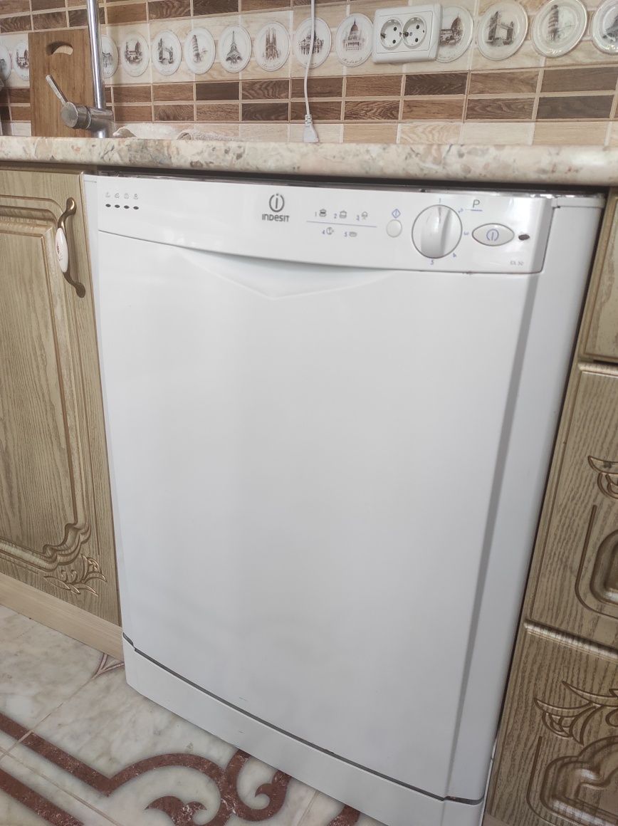 Продам посудомийка indesit