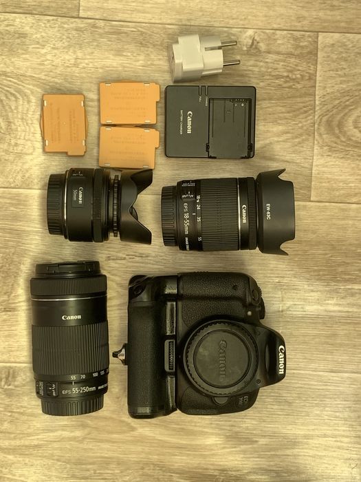 Canon 700d +3 обʼєктиви +купа аксесуарів продаж або обмін