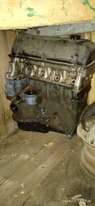 Двигун ваз 1.3..