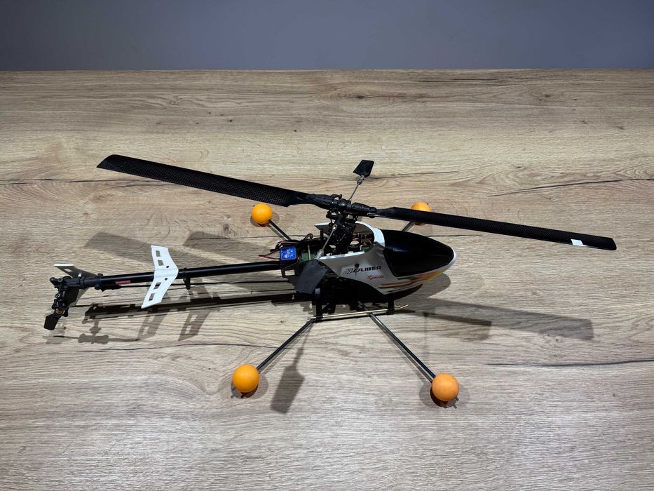 Śmigłowiec Kyosho Caliber 700, Caliber 450.