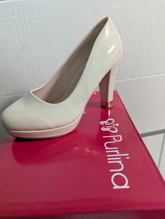 Багато взуття недорого