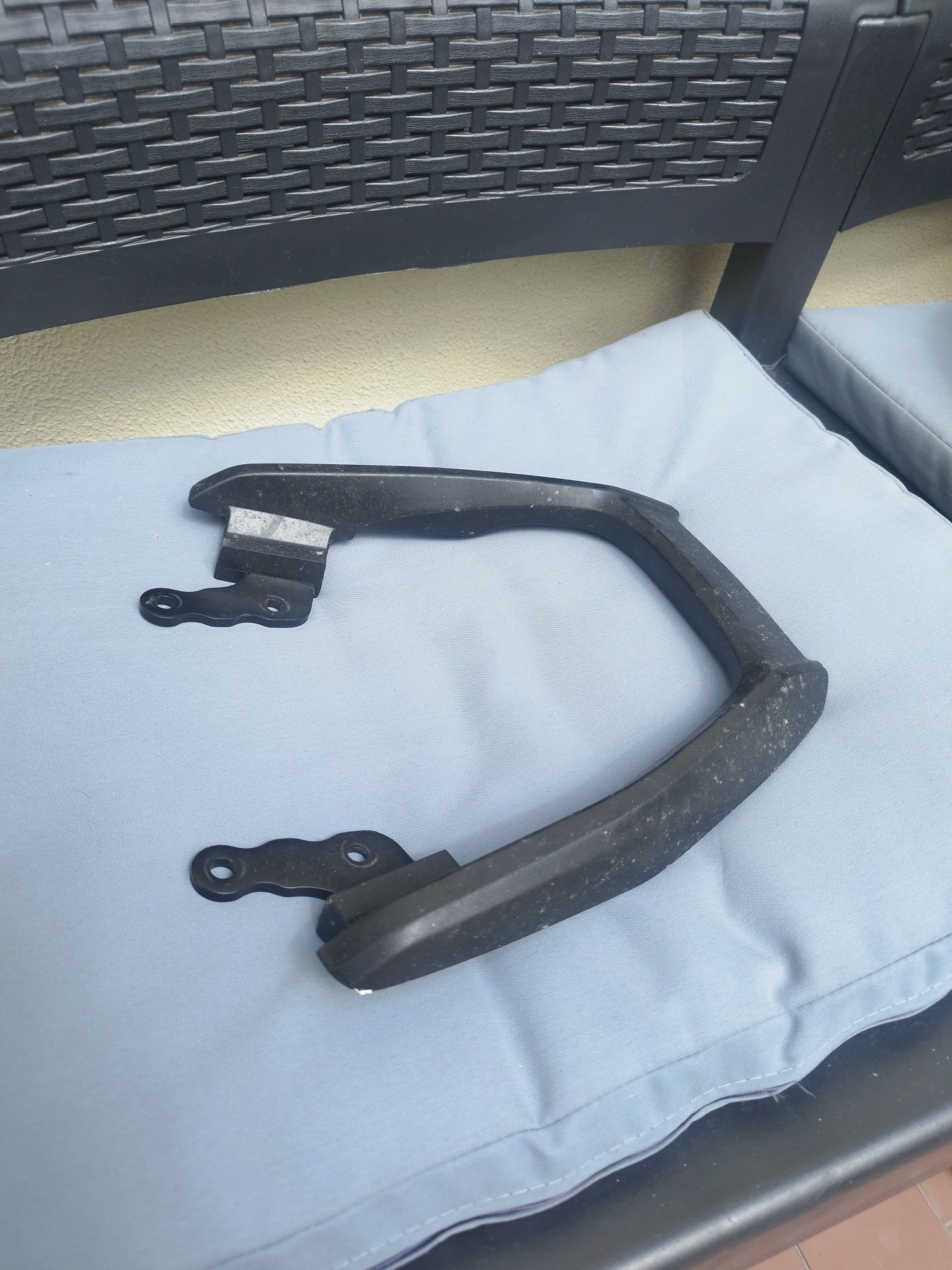 Pega traseira cb125f