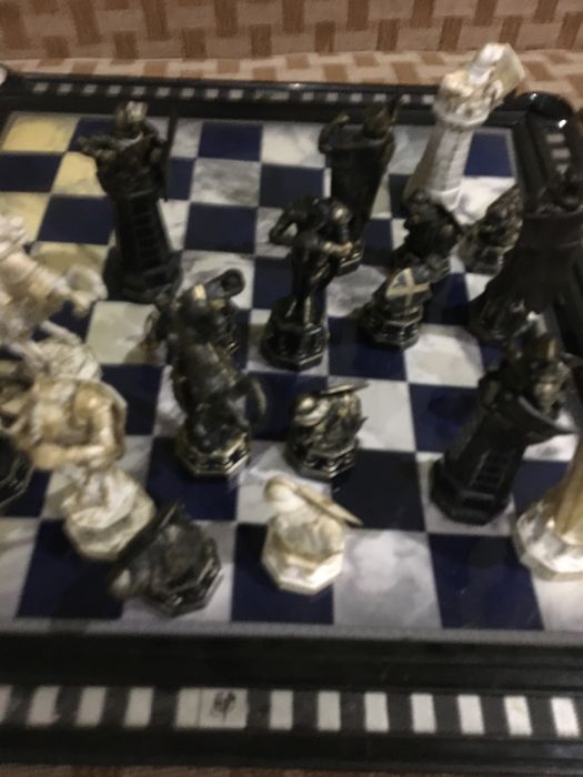 Продам шахматы Гарри Поттера