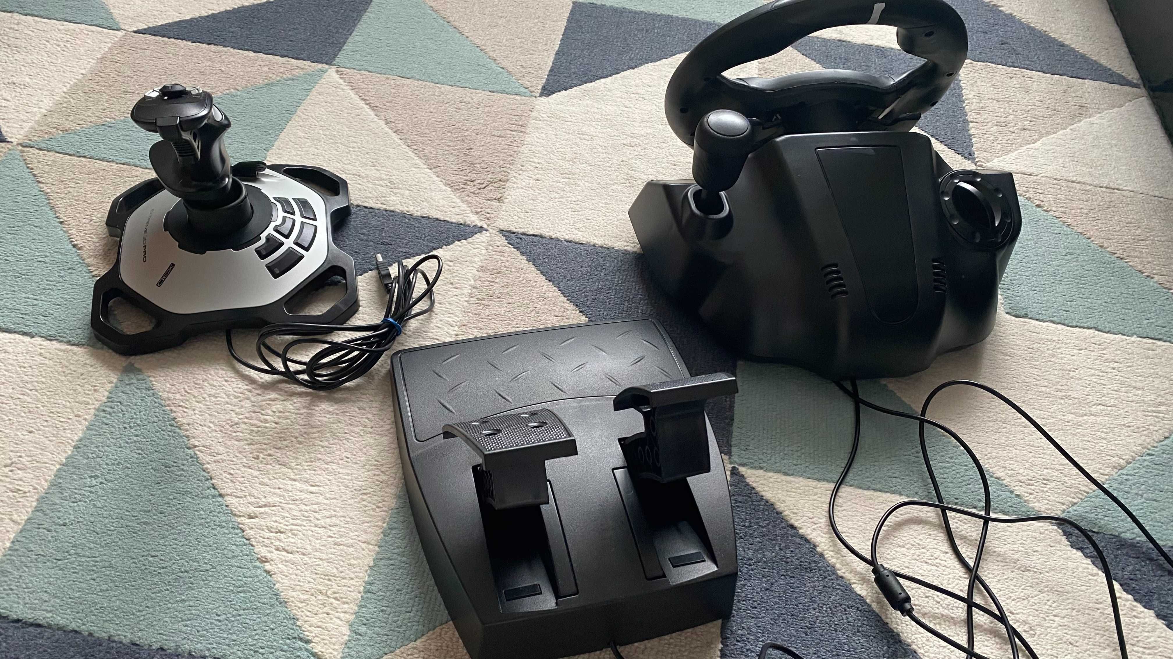 Kierownica Esperanza + Joystick Logitech Extreme 3D Pro