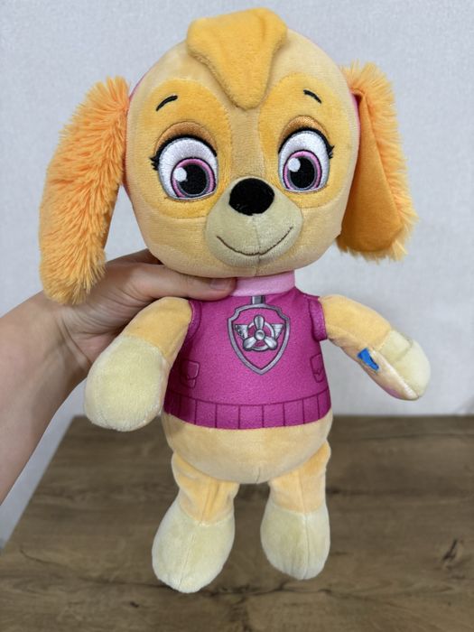 плюшева іграшка Скай, персонажа з мультсеріалу "Щенячий патруль".