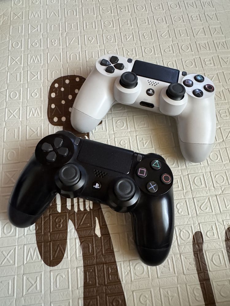 ps4 +2 джойстики + акаунт