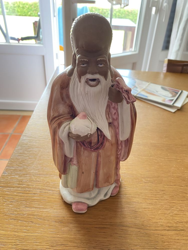 estatueta com certficado