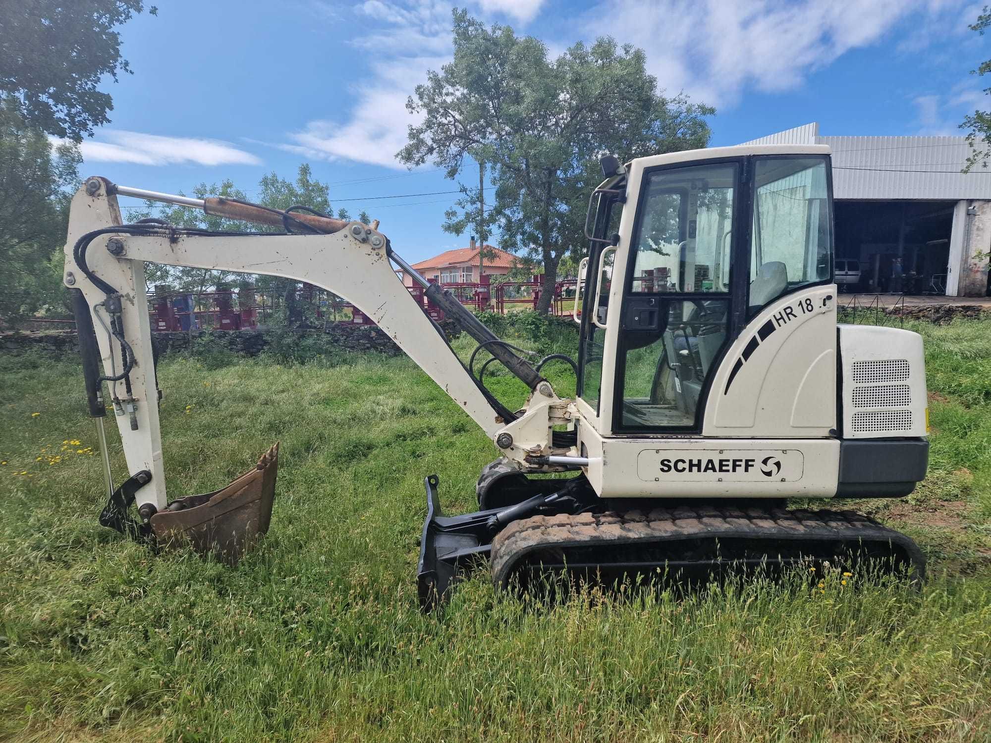 Giratória / Escavadora Terex / Schaeff HR 18 - 5 Toneladas