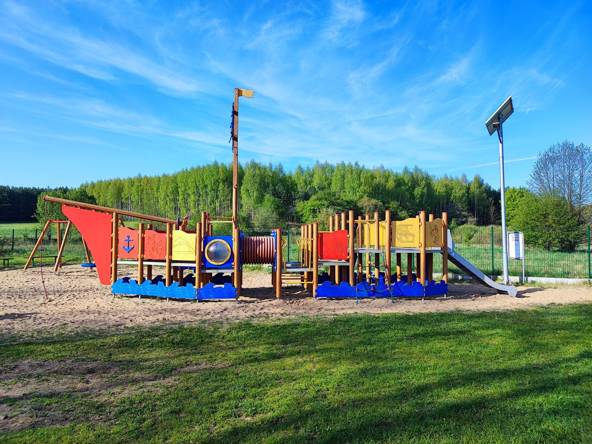 Domki nad jeziorem#działka z linią brzegową # pomost # sauna#jacuzzi