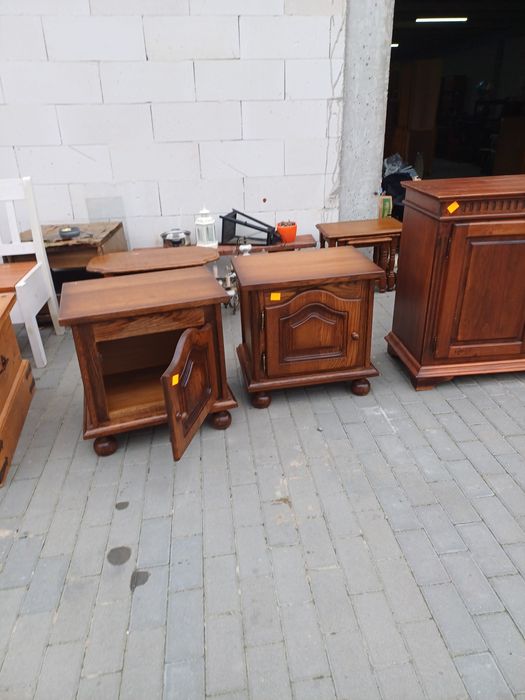 Komplet szafek nocnych