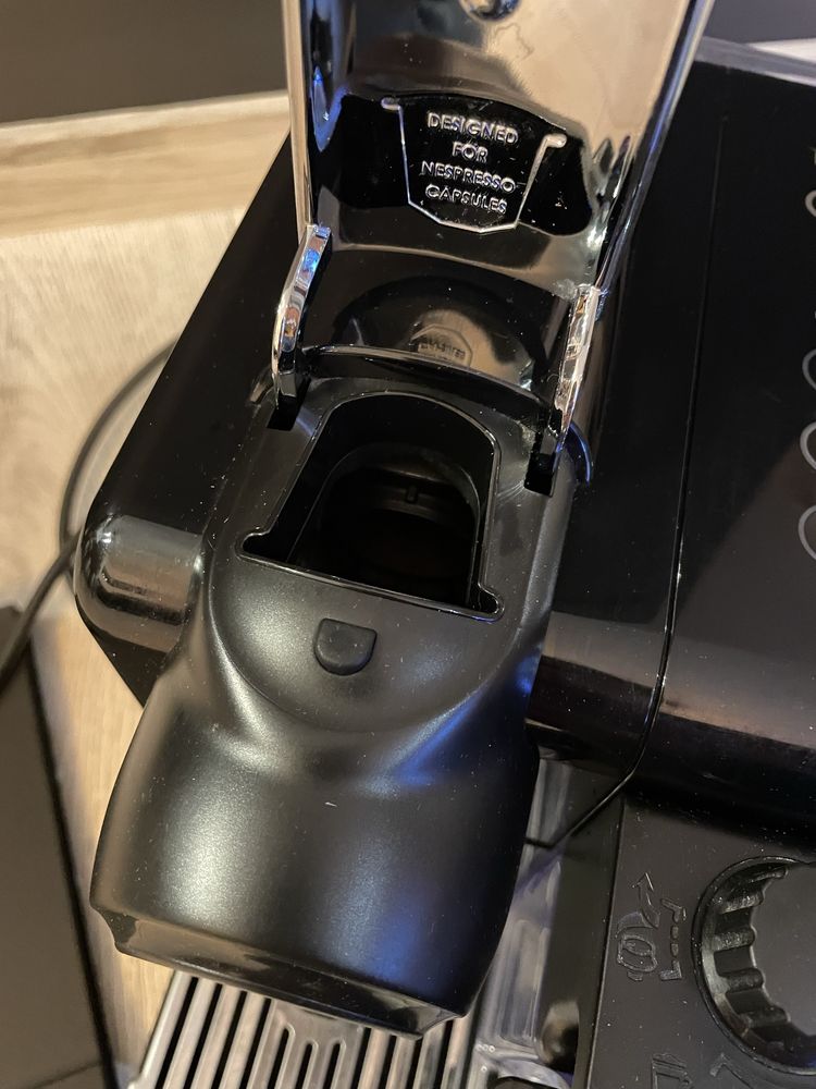 Ekspres do kawy NESPRESSO  delonghi