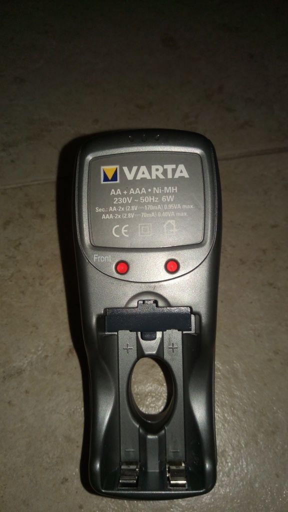 Carregador pilhas Varta