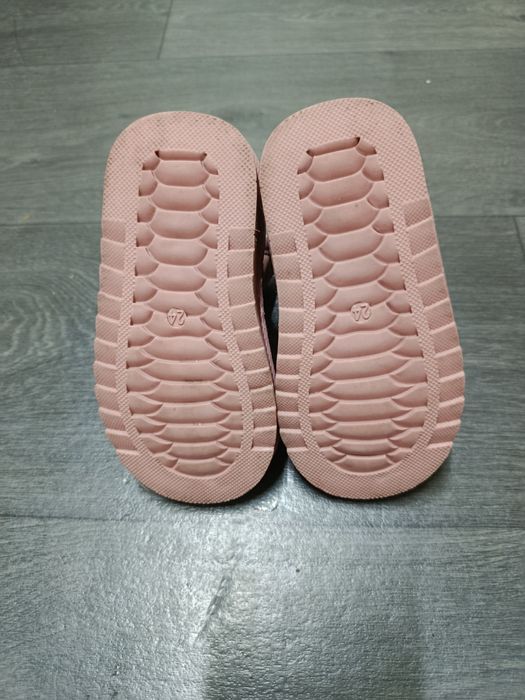 Зимове взуття для дівчинки