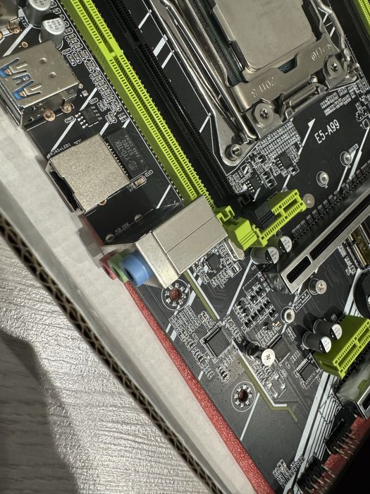 Płyta   główna  .