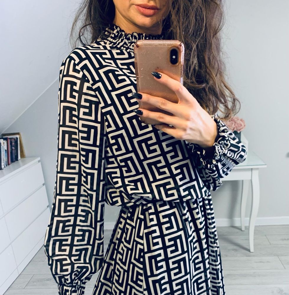 Sukienka fendi grecki wzor lou muzyk sheila uni piekna