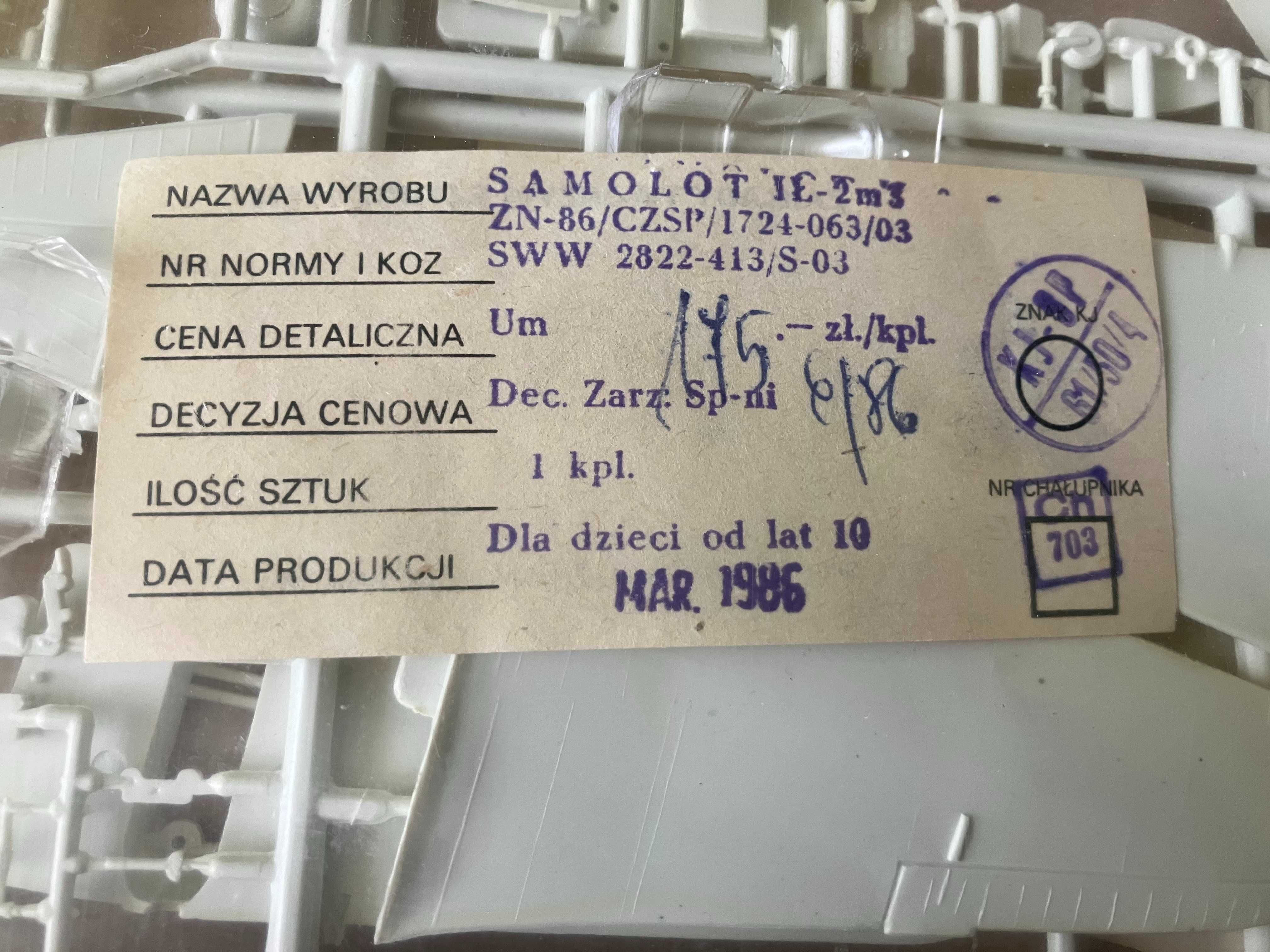 IŁ-2m3 model plastykowy samolotu do sklejania 1986 PRL