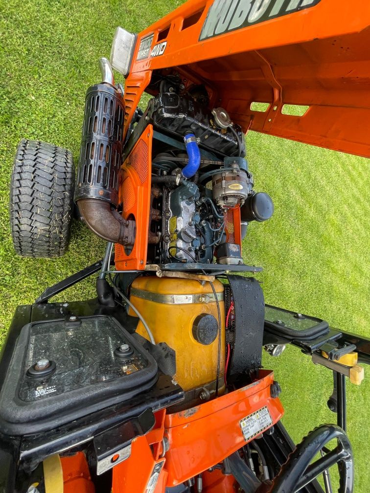 Traktorek Kubota B7400