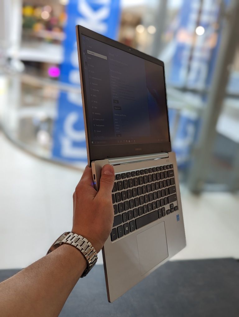 Ноутбук Samsung Galaxy Book GO 14" 4/128Gb Silver