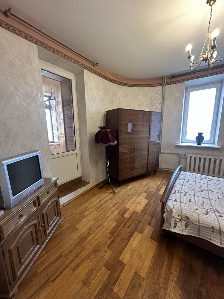 Продам! 3 кімнатну квартиру по вул.Словʼянській 10