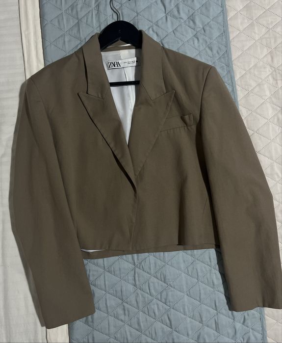 Укорочений жакет Zara