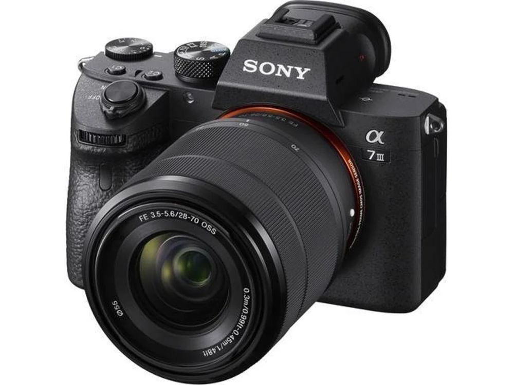 Máquina Fotográfica SONY A7 Mark III+28-70mm (Full-Frame)