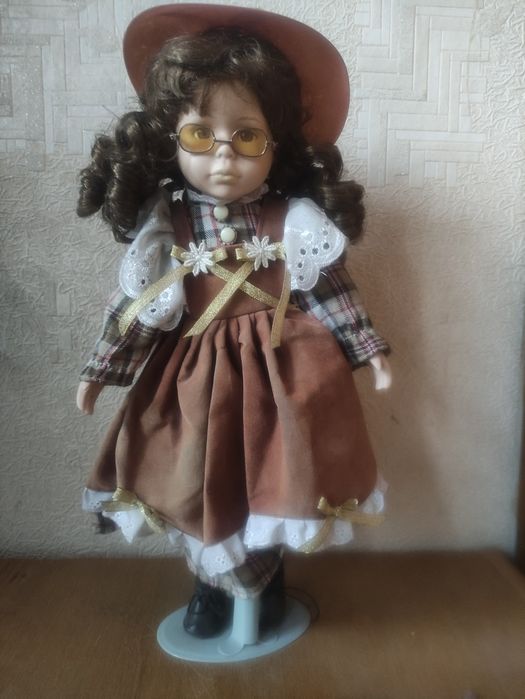 Фарфорова лялька