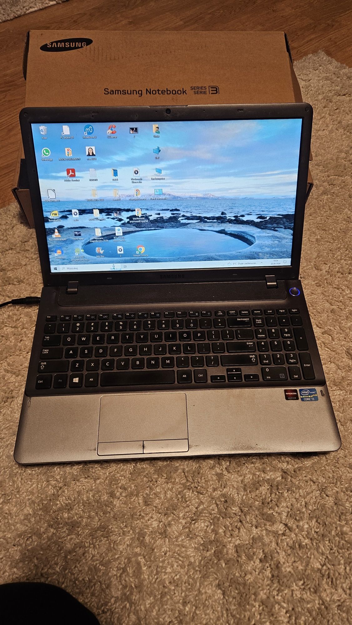 Sprawny LAPTOP Samsung 350V5C-S0C