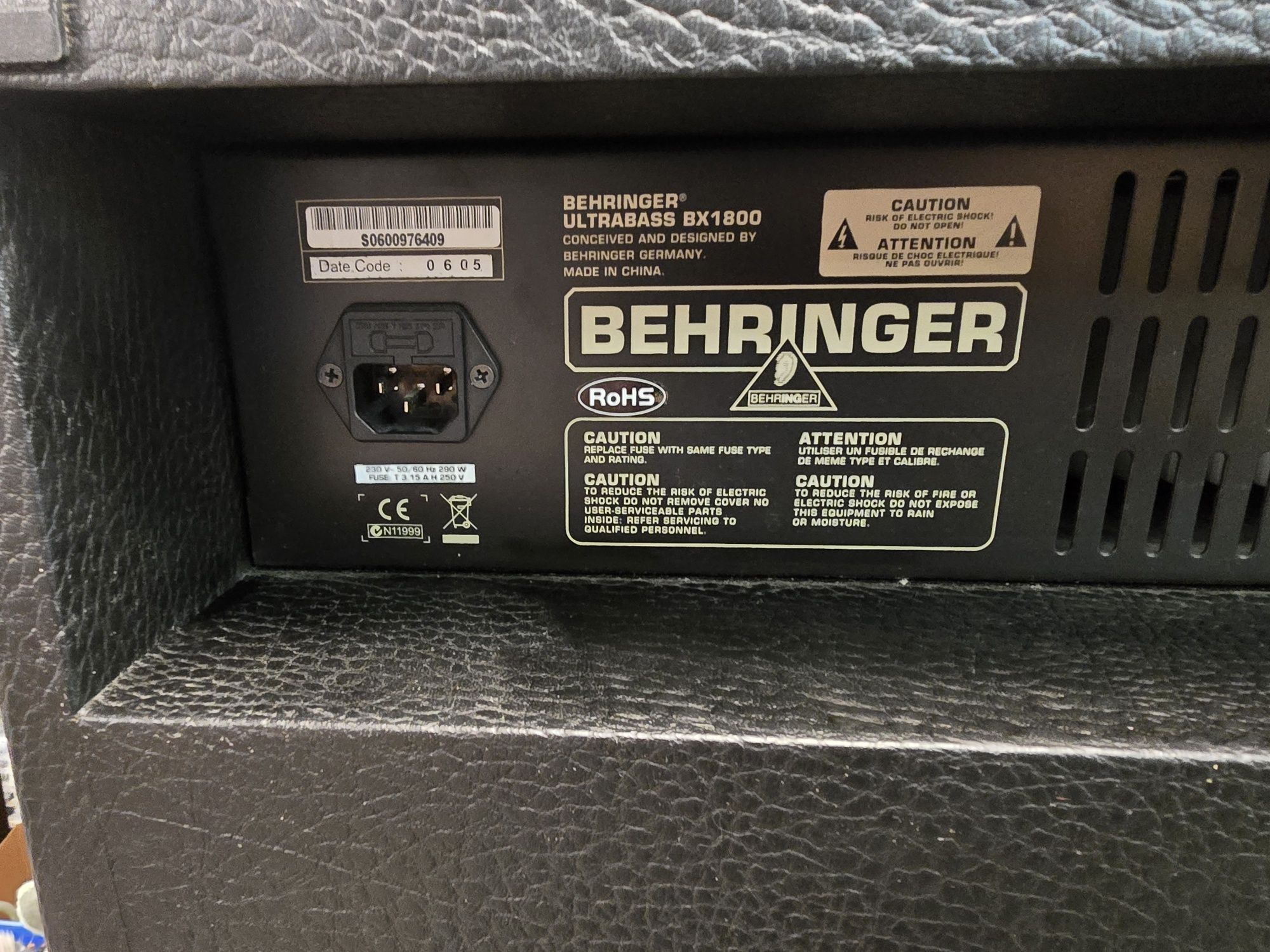 BEHRINGER BX1800 piec wzmacniacz gitarowy.