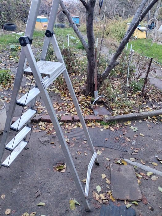 Продам етажерку срочно