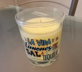 Świeca zapachowa w pojemniku szklanym. Tequila.