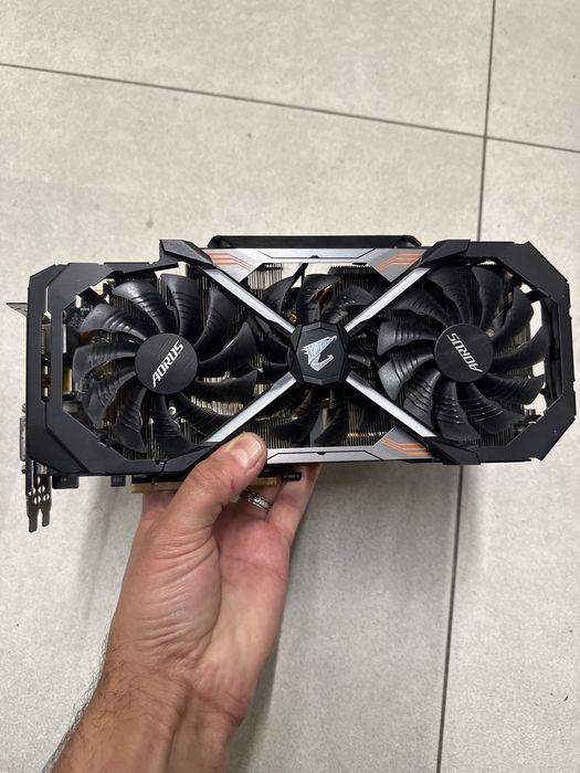 Відеокарта GIGABYTE GeForce GTX 1080 Ti AORUS 11G не Робоча!