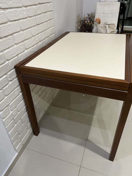 Кухонний стіл розкладний на 2м