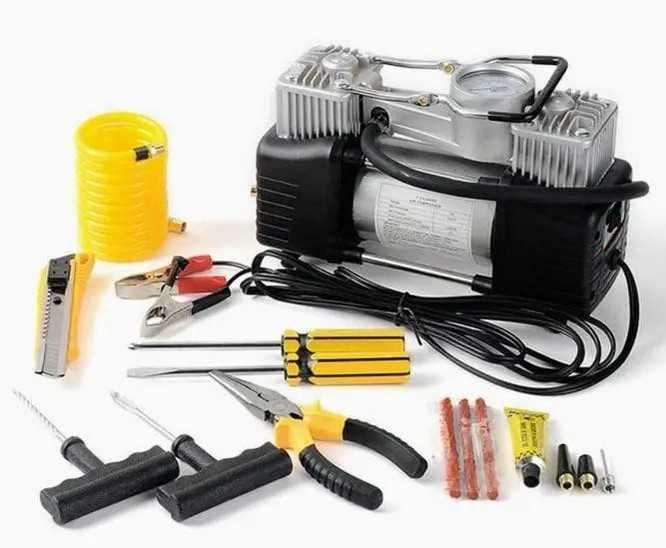 Двухпоршневой компрессор автомобильный  в кейсе с набором для ремонта