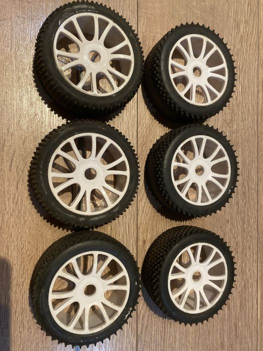 Koła baggy 1:8 hex17