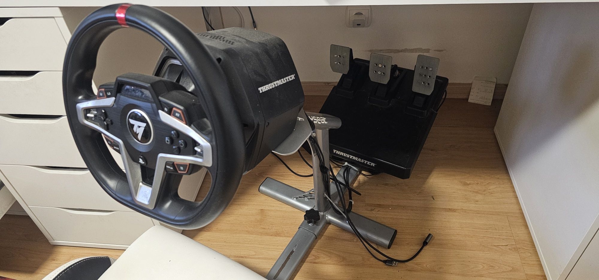 Thrustmaster t248 + Playseat branca
