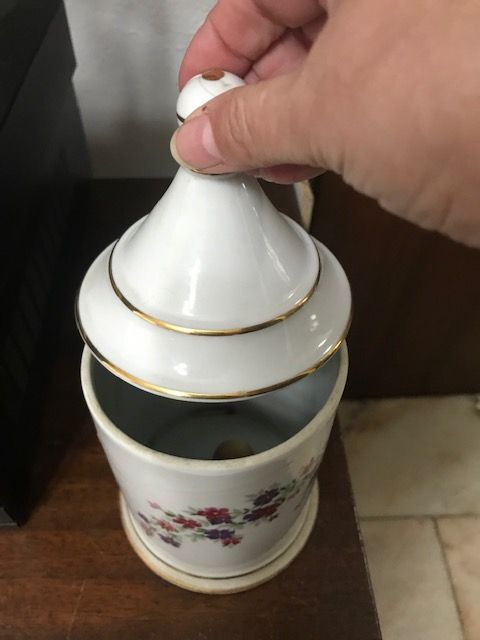 Bomboneira em porcelana
