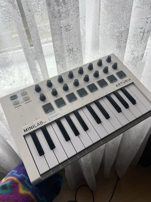 Мідіклавіатура - Arturia Minilab mk2